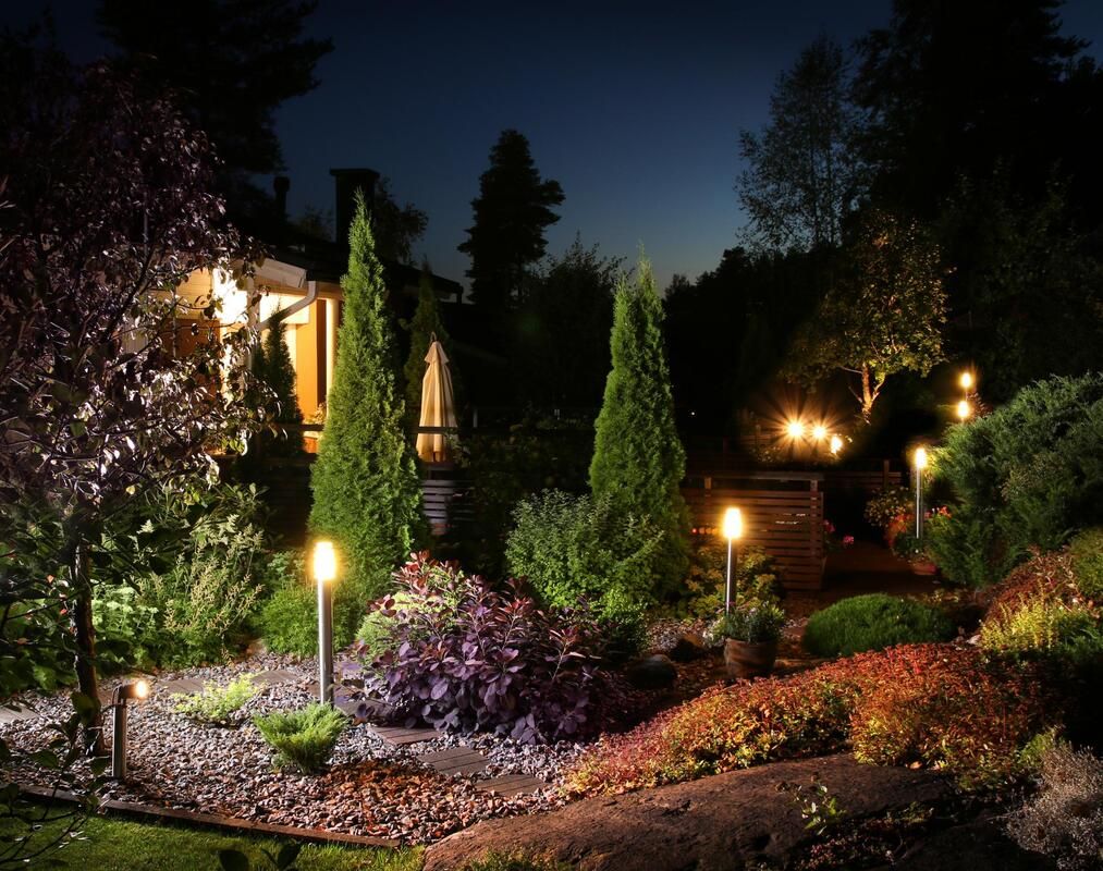 Low-voltage landscape lighting on a St. Cloud, FL home
